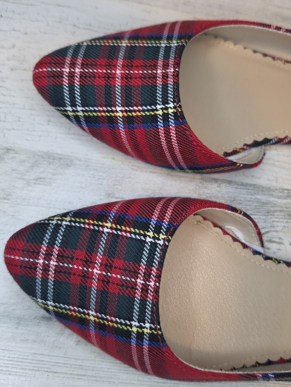 Isaac Mizrahi New York Women 8 Red Tartan Plaid D'Orsay Pointed Toe Flats